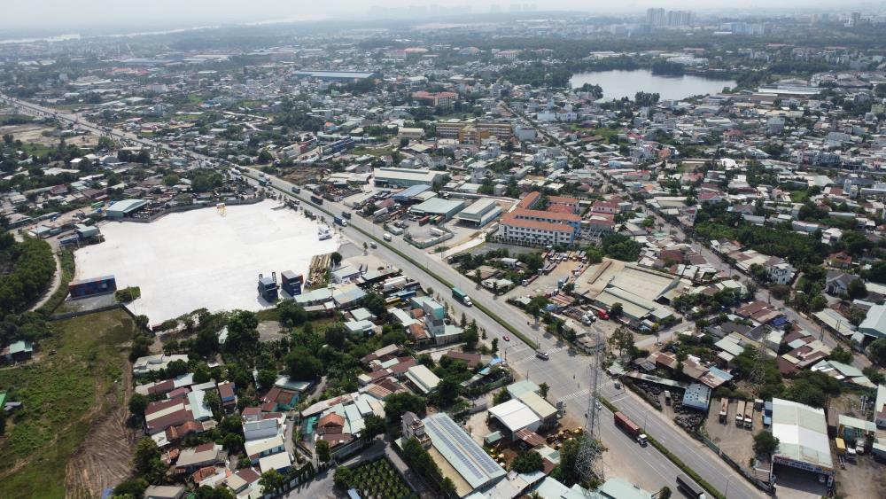 Thành phố Dĩ An đang tập trung đền bù giải tỏa mặt bằng cho dự án đường Vành đai 3 TPHCM. Ảnh: Đình Trọng